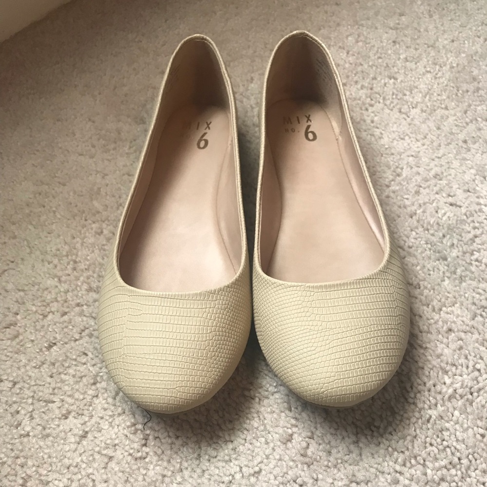 Nude flats - Picture 2 of 3
